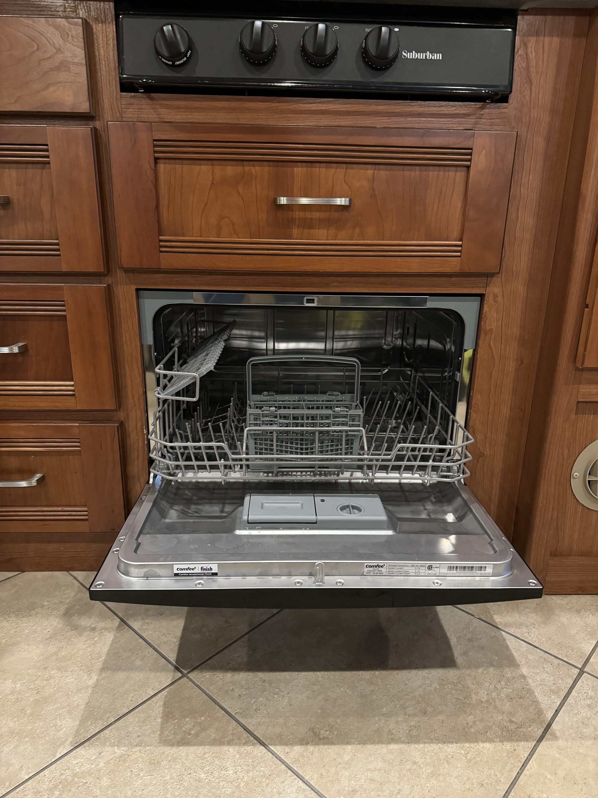Installing a countertop dishwasher as an undercounter dishwasher in a Winnebago DP motorhome Paul Tiemann s Website
